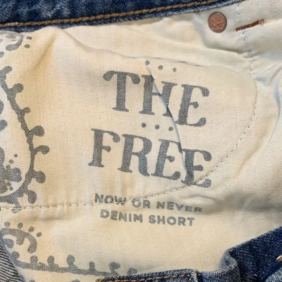 New We The Free Now or Never Denim Blue Frayed Jean Shorts Westend Size 27 - Picture 11 of 13